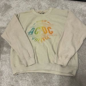 M crewneck